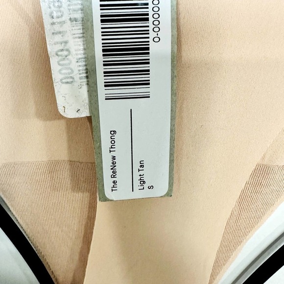 Everlane NWT The ReNew Seamless Stretch Low Rise Thong Panty Light Tan Sz Small - Picture 4 of 5